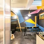 Pretty 25 M2 In A Lively District