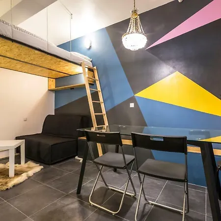 Pretty 25 M2 In A Lively District Apartment Paris