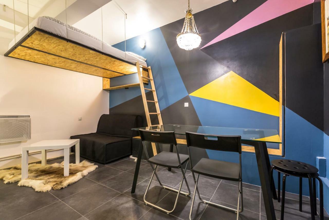 Pretty 25 M2 In A Lively District Apartment Paris